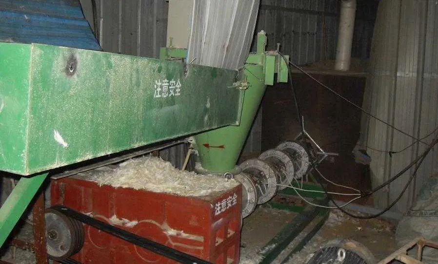 羽毛粉加工腥味、苦味、惡臭味混雜，看工業(yè)除臭劑如何快速除臭！