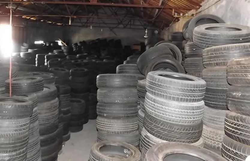 潔匠凈化·的凈工業(yè)除臭劑_廢舊輪胎煉油廢氣污染，車間惡臭問(wèn)題可利用潔匠凈化除臭劑解決