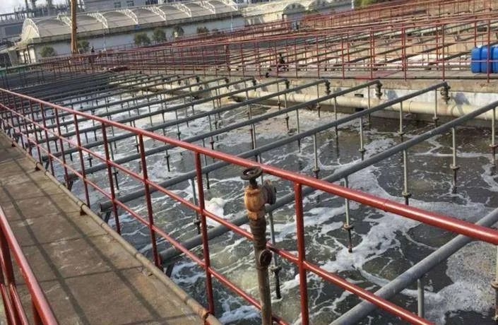 化工廠污水、污泥“臭氣熏天”遭投訴，該如何解決？
